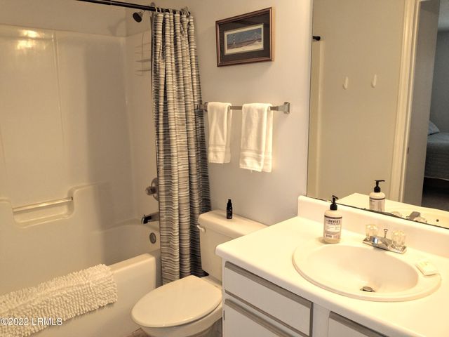 1231 Ladys Island Dr Unit 221, Port Royal, SC 29935