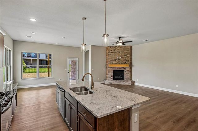 1644 N 157th Lane, Basehor, KS 66007