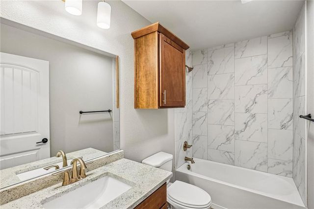 1644 N 157th Lane, Basehor, KS 66007