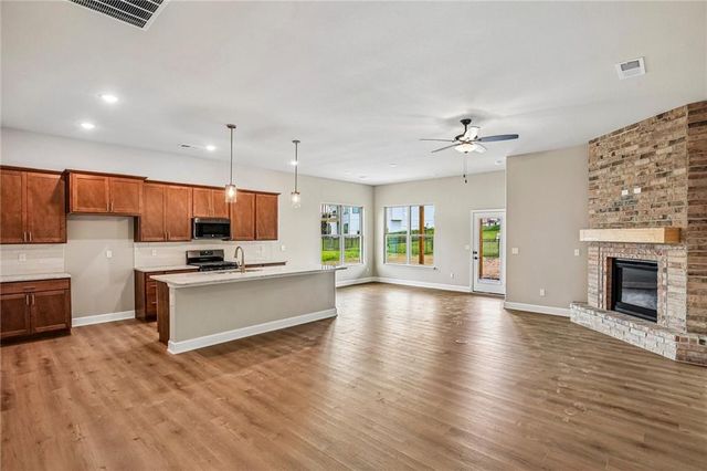 1644 N 157th Lane, Basehor, KS 66007