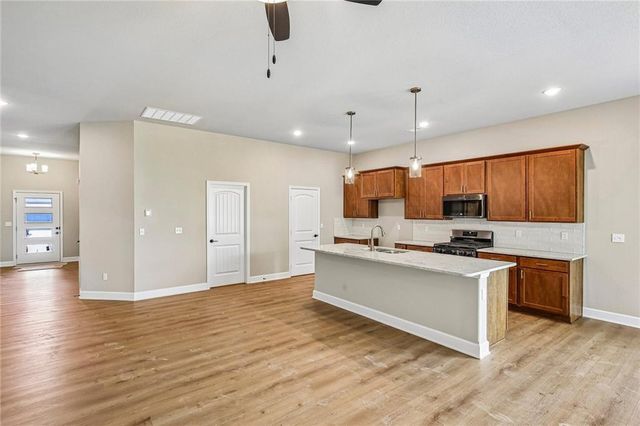 1644 N 157th Lane, Basehor, KS 66007