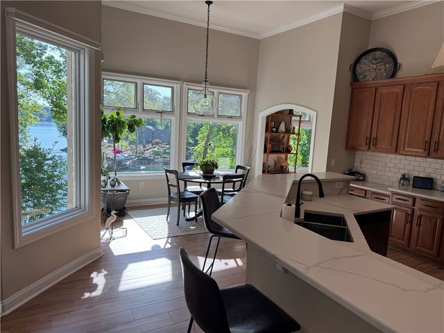 206 N Beacon Shores Drive, Seneca, SC 29672
