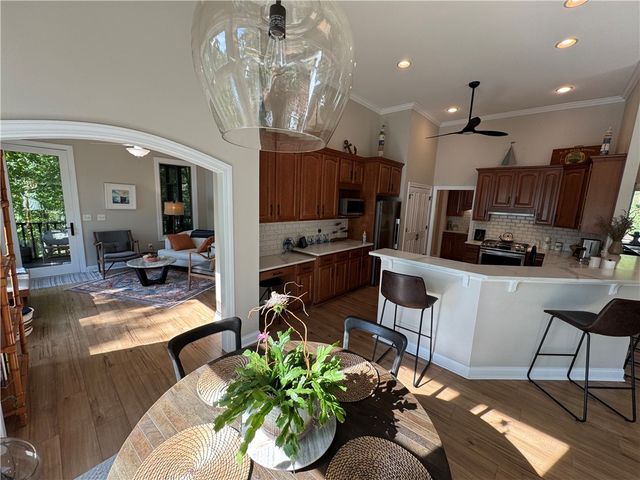 206 N Beacon Shores Drive, Seneca, SC 29672