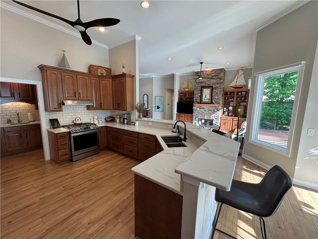 206 N Beacon Shores Drive, Seneca, SC 29672