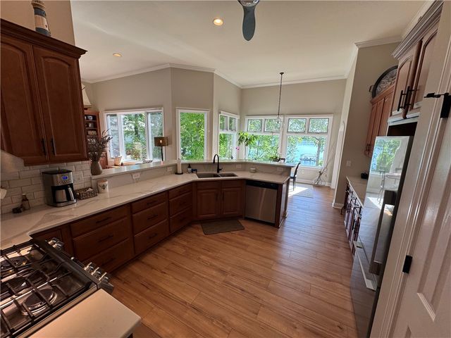 206 N Beacon Shores Drive, Seneca, SC 29672