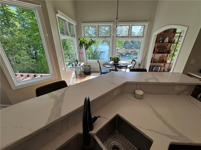 206 N Beacon Shores Drive, Seneca, SC 29672