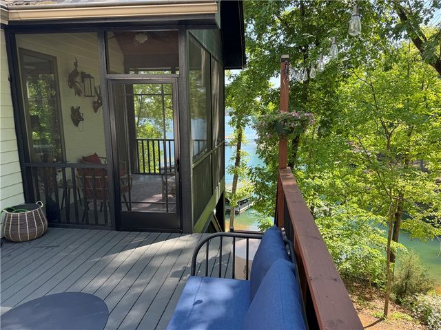 206 N Beacon Shores Drive, Seneca, SC 29672