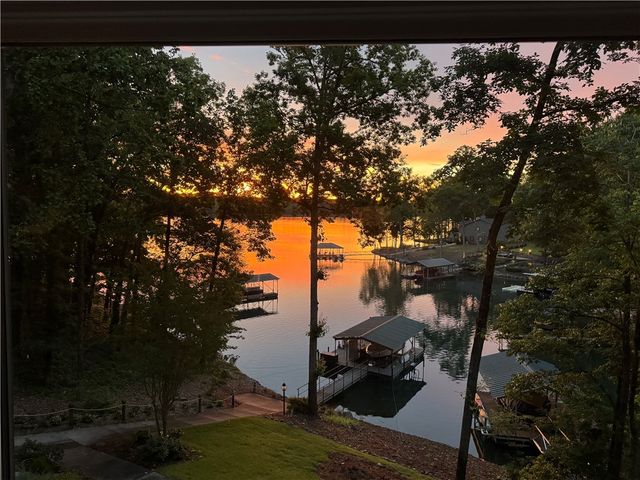 206 N Beacon Shores Drive, Seneca, SC 29672