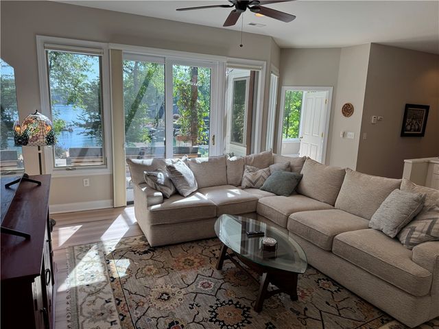 206 N Beacon Shores Drive, Seneca, SC 29672