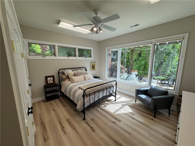 206 N Beacon Shores Drive, Seneca, SC 29672
