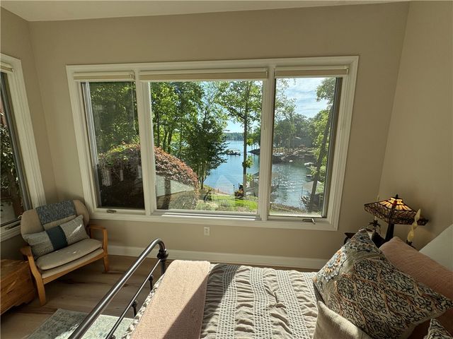 206 N Beacon Shores Drive, Seneca, SC 29672