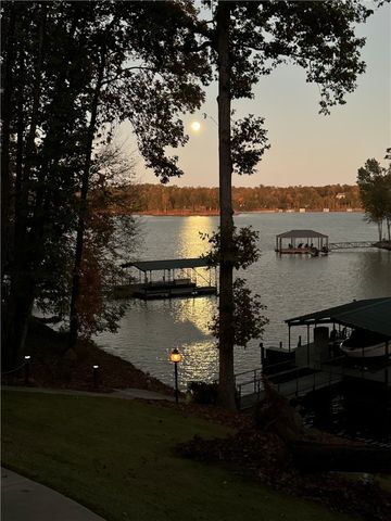 206 N Beacon Shores Drive, Seneca, SC 29672