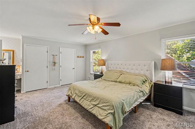5253 Ozarkglen Drive, Mehlville, MO 63128