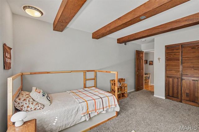 5253 Ozarkglen Drive, Mehlville, MO 63128