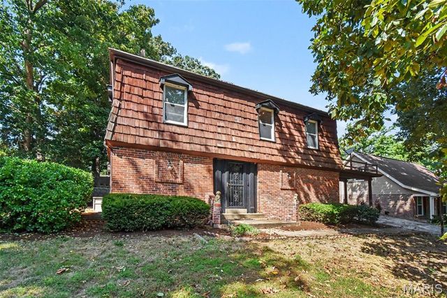 5253 Ozarkglen Drive, Mehlville, MO 63128