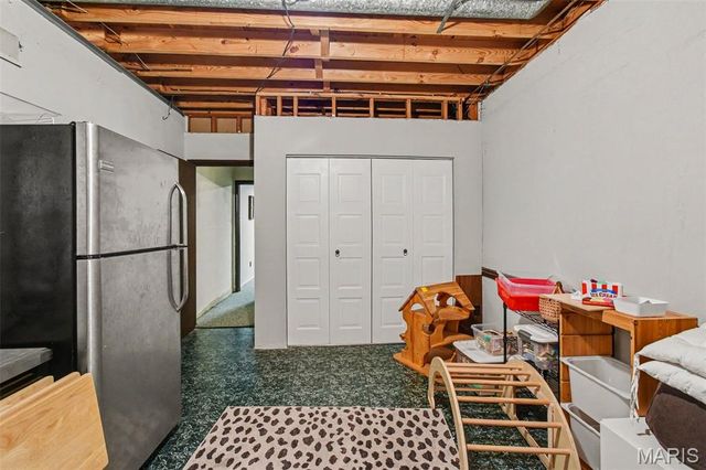 5253 Ozarkglen Drive, Mehlville, MO 63128
