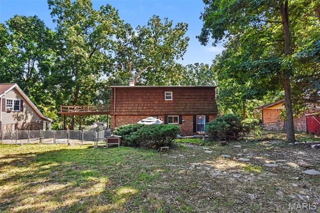 5253 Ozarkglen Drive, Mehlville, MO 63128