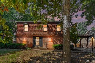 5253 Ozarkglen Drive, Mehlville, MO 63128