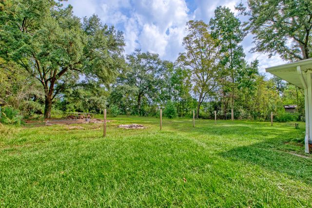 306 Peachtree Road, Walterboro, SC 29488