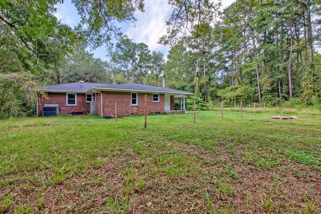 306 Peachtree Road, Walterboro, SC 29488