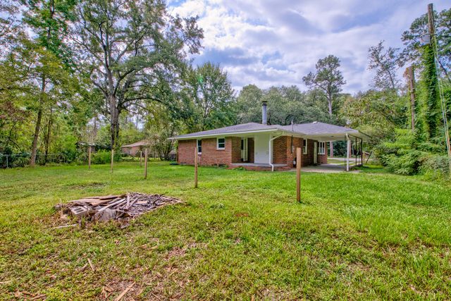 306 Peachtree Road, Walterboro, SC 29488