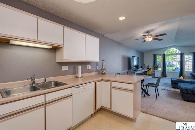 150 Oxford Path, Mankato, MN 56001
