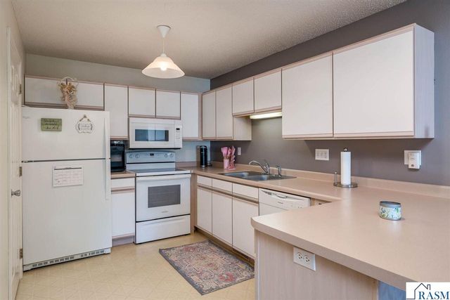 150 Oxford Path, Mankato, MN 56001