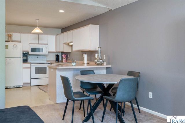 150 Oxford Path, Mankato, MN 56001