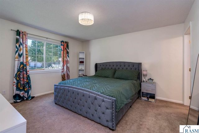 150 Oxford Path, Mankato, MN 56001