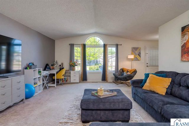 150 Oxford Path, Mankato, MN 56001