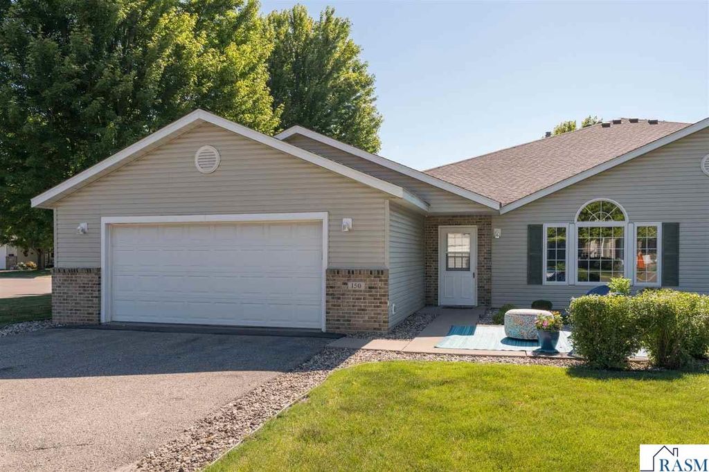 150 Oxford Path, Mankato, MN 56001