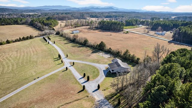 229 Davis Lane Lane, Old Fort, TN 37362