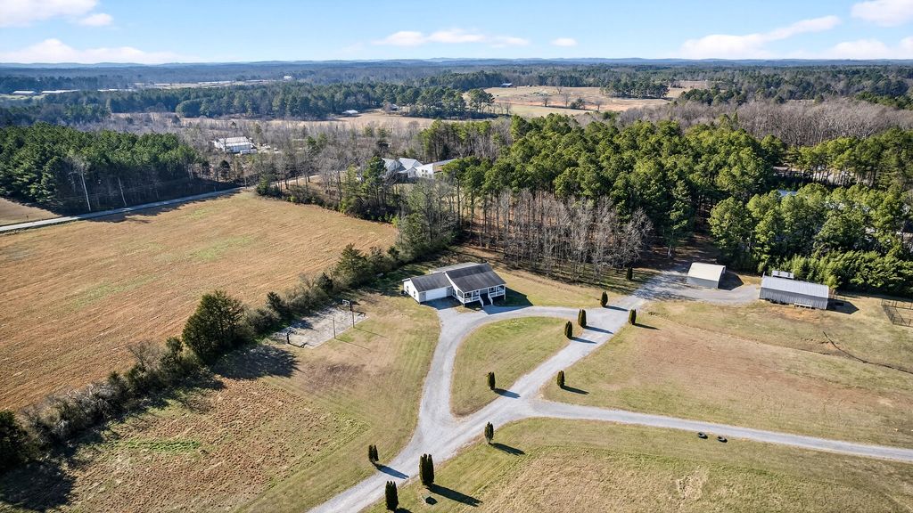 229 Davis Lane Lane, Old Fort, TN 37362