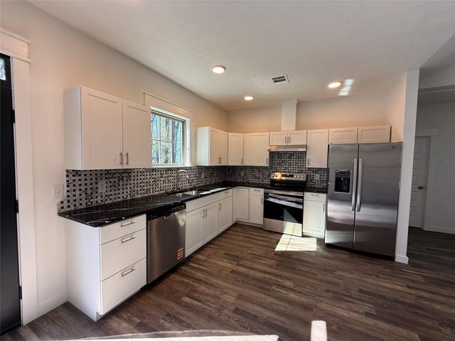 7926 Hawthorne Lane, Plantersville, TX 77363