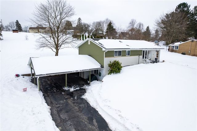 119 Covewood Dr, Center Twp, PA 16001