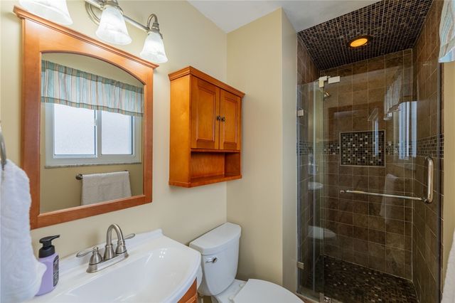 119 Covewood Dr, Center Twp, PA 16001