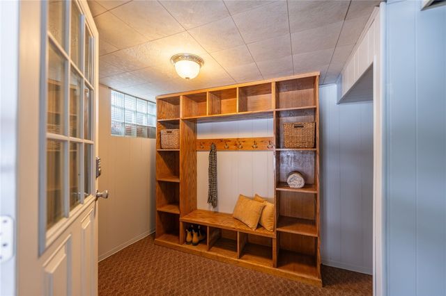 119 Covewood Dr, Center Twp, PA 16001