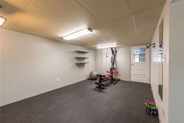 119 Covewood Dr, Center Twp, PA 16001