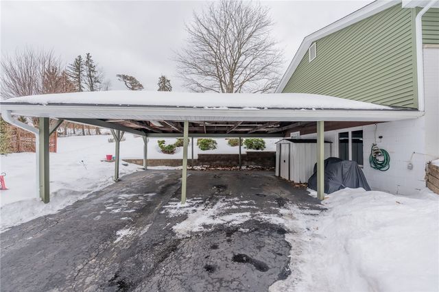 119 Covewood Dr, Center Twp, PA 16001