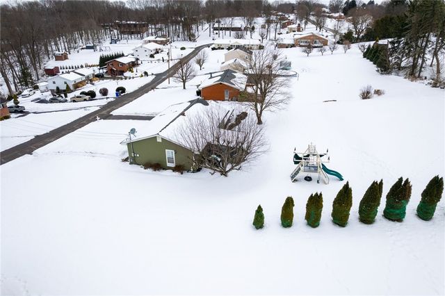 119 Covewood Dr, Center Twp, PA 16001