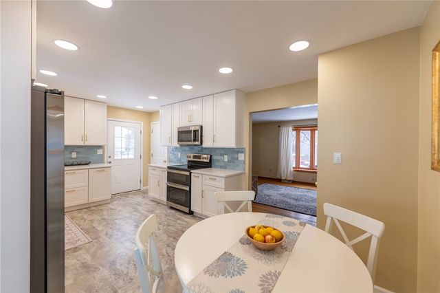 119 Covewood Dr, Center Twp, PA 16001