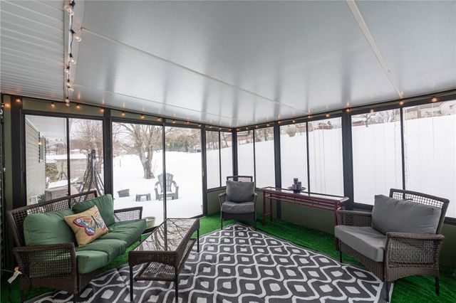 119 Covewood Dr, Center Twp, PA 16001