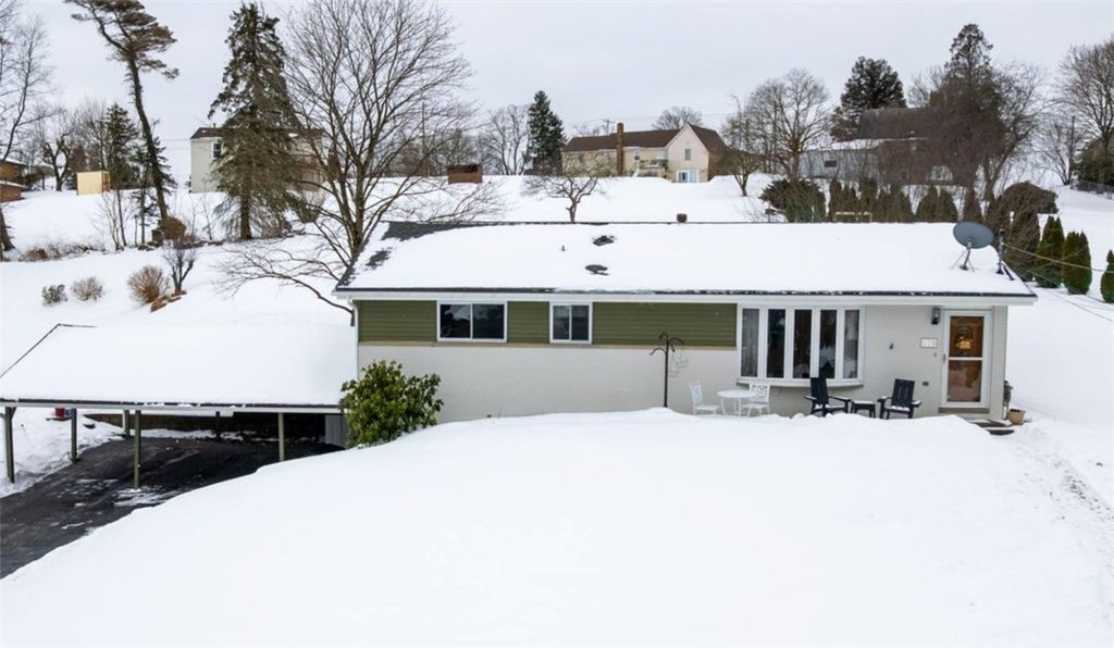 119 Covewood Dr, Center Twp, PA 16001