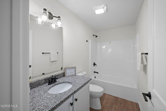 14521 Dexter Falls Road, Perrysburg, OH 43551