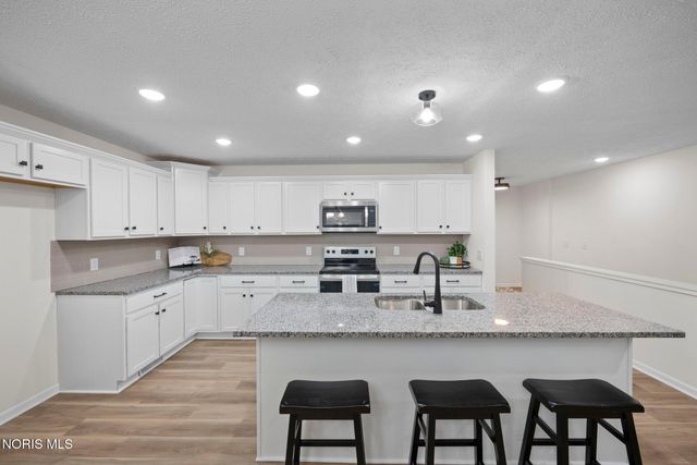 14521 Dexter Falls Road, Perrysburg, OH 43551