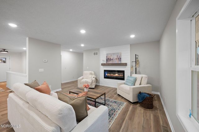 14521 Dexter Falls Road, Perrysburg, OH 43551