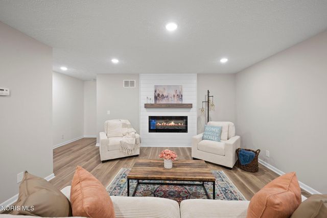14521 Dexter Falls Road, Perrysburg, OH 43551