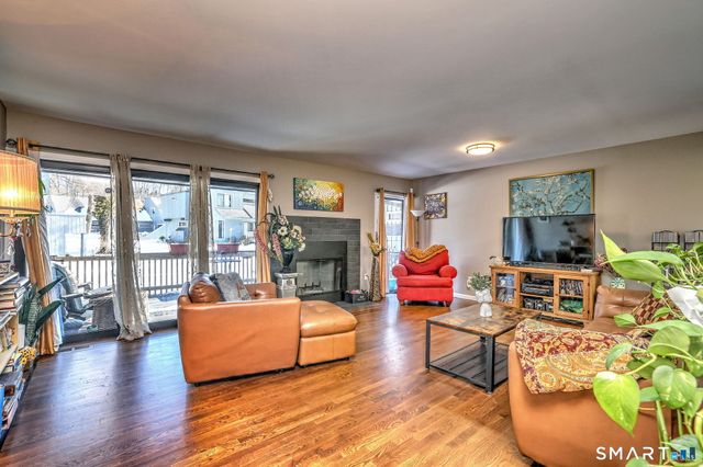 208 Plymouth Colony 208, Branford, CT 06405