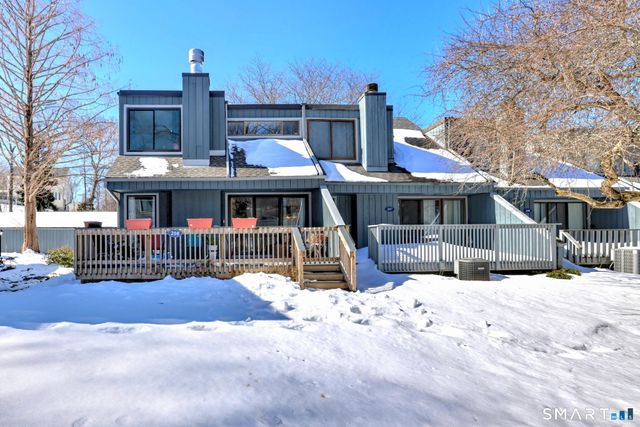 208 Plymouth Colony 208, Branford, CT 06405