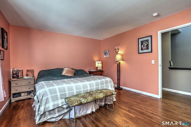 208 Plymouth Colony 208, Branford, CT 06405